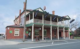 Riverina Hotel